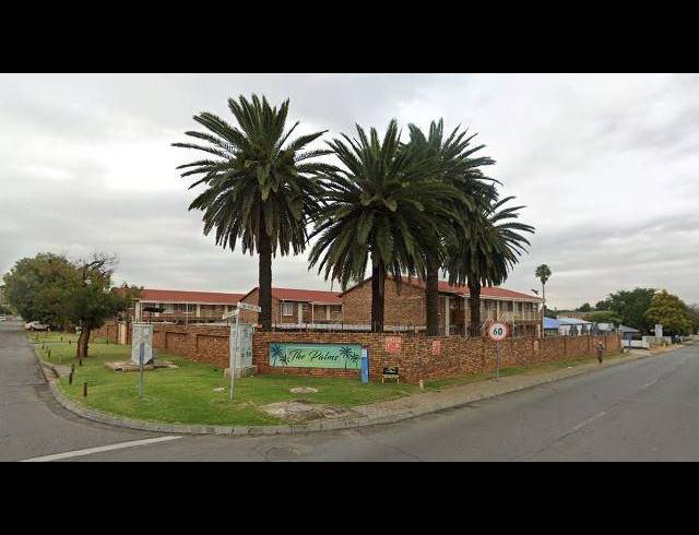 2 BEDROOM TOWNHOUSE FOR SALE IN NEW REDRUTH